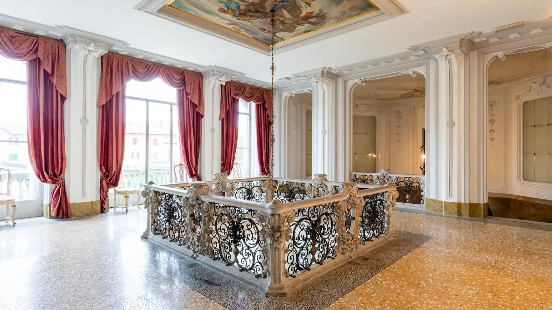 Hotel Villa Borghi Varano Borghi İtalya