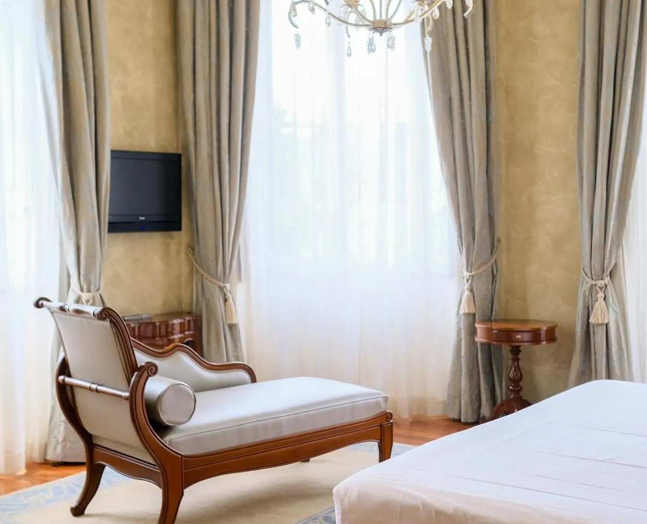 Hotel Villa Borghi Varano Borghi