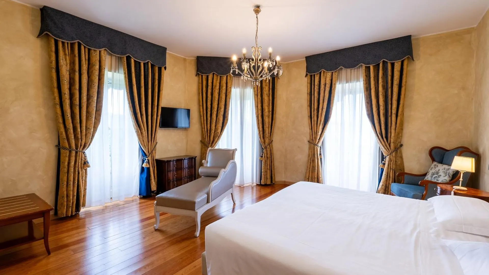 Hotel Villa Borghi Varano Borghi
