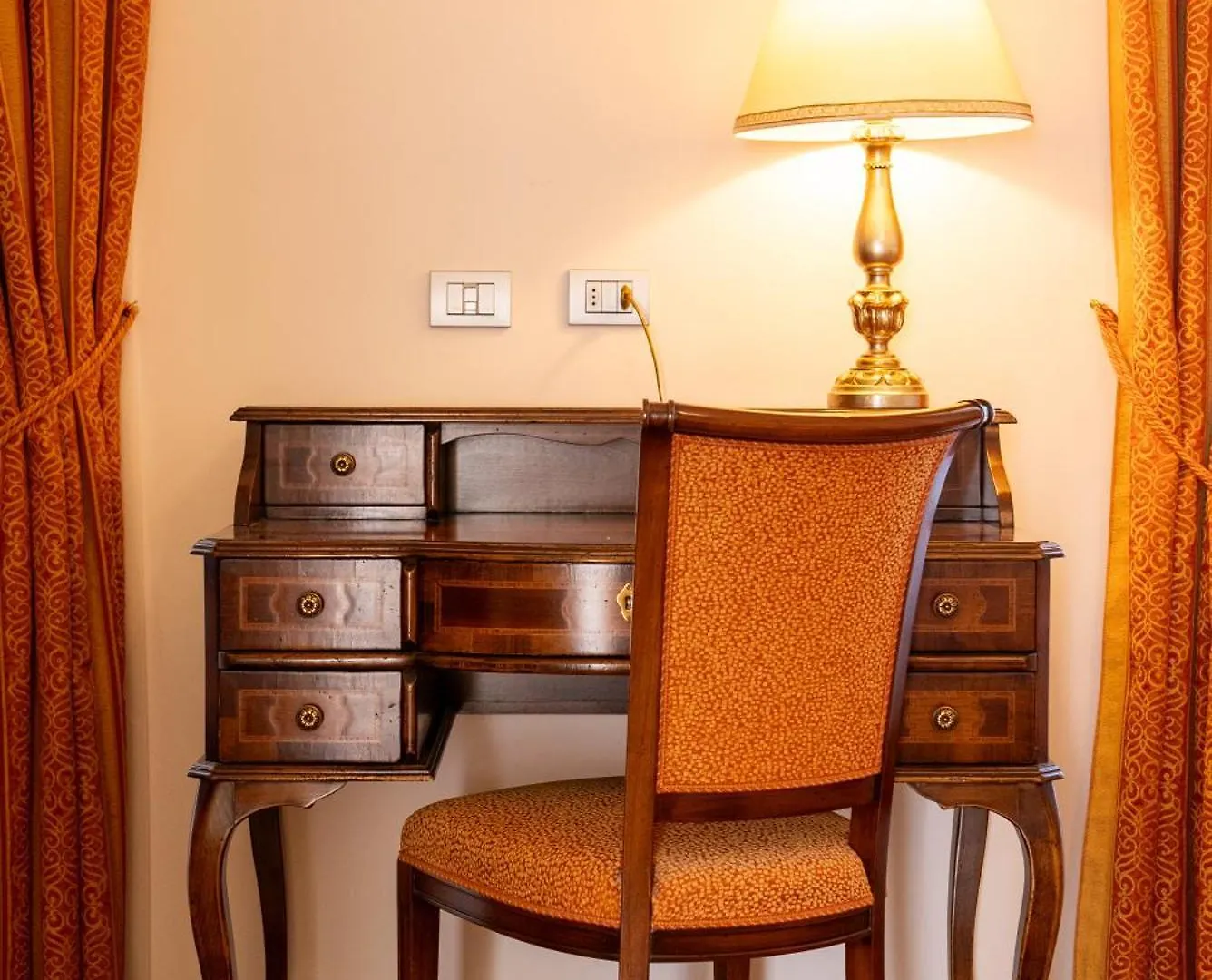 Hotel Villa Borghi Varano Borghi 4*,  İtalya