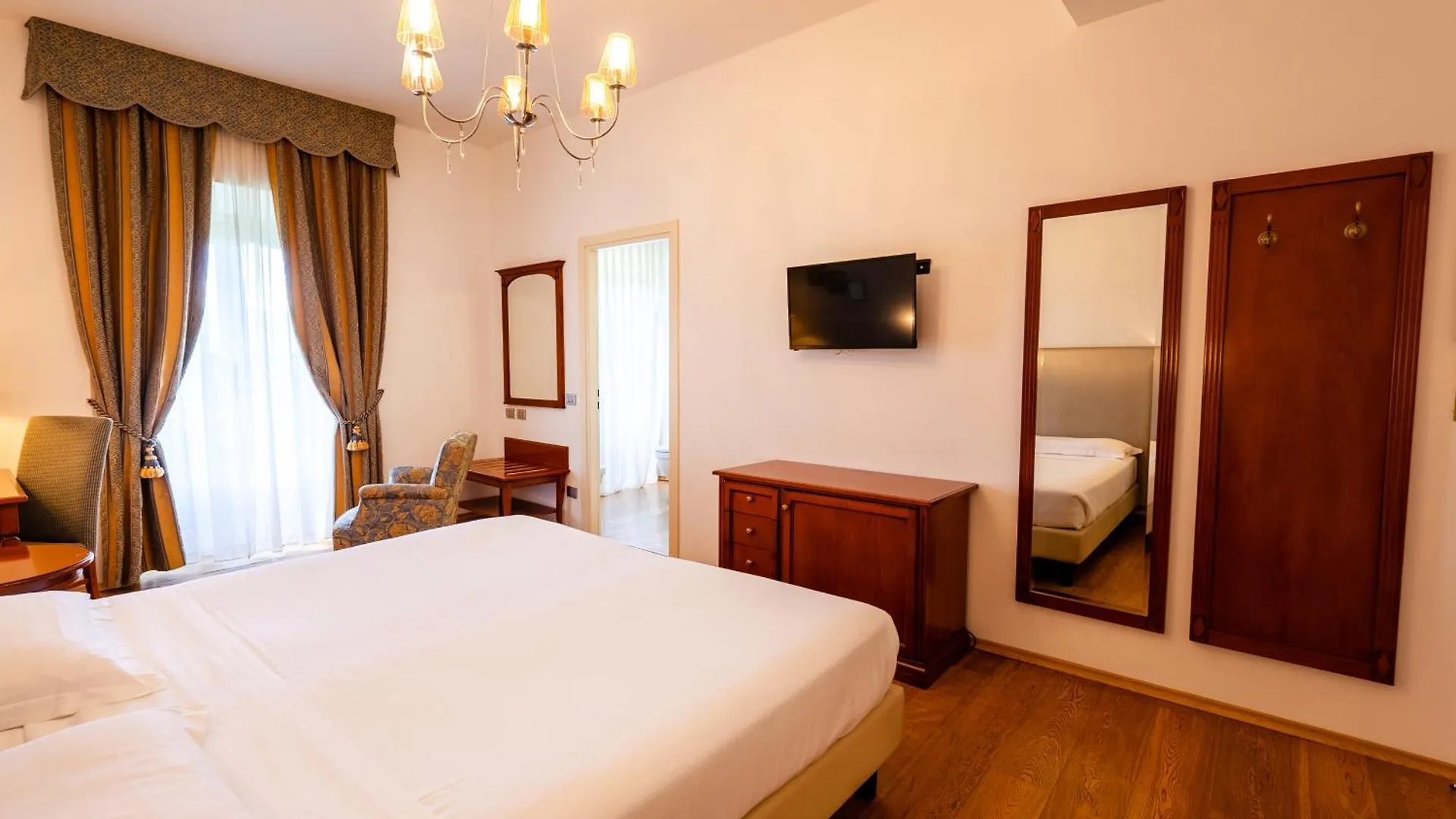 Hotel Villa Borghi Varano Borghi